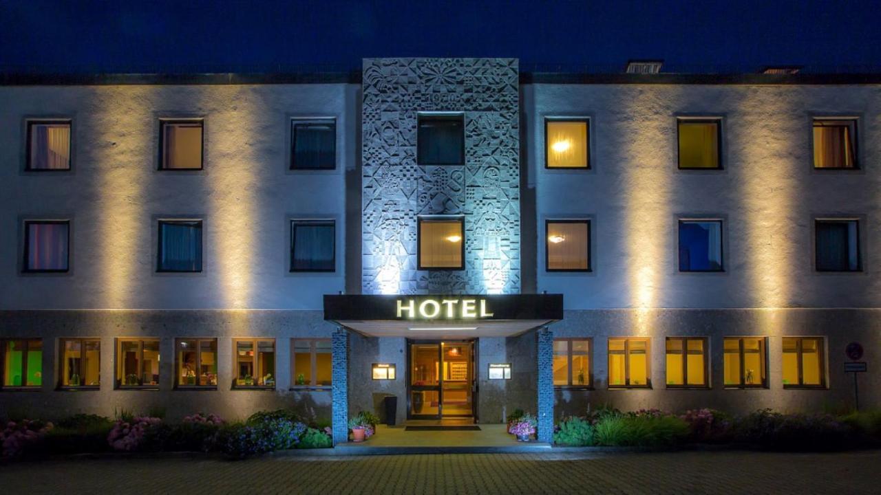 Hotel Parsberg พุคไฮม์ ภายนอก รูปภาพ